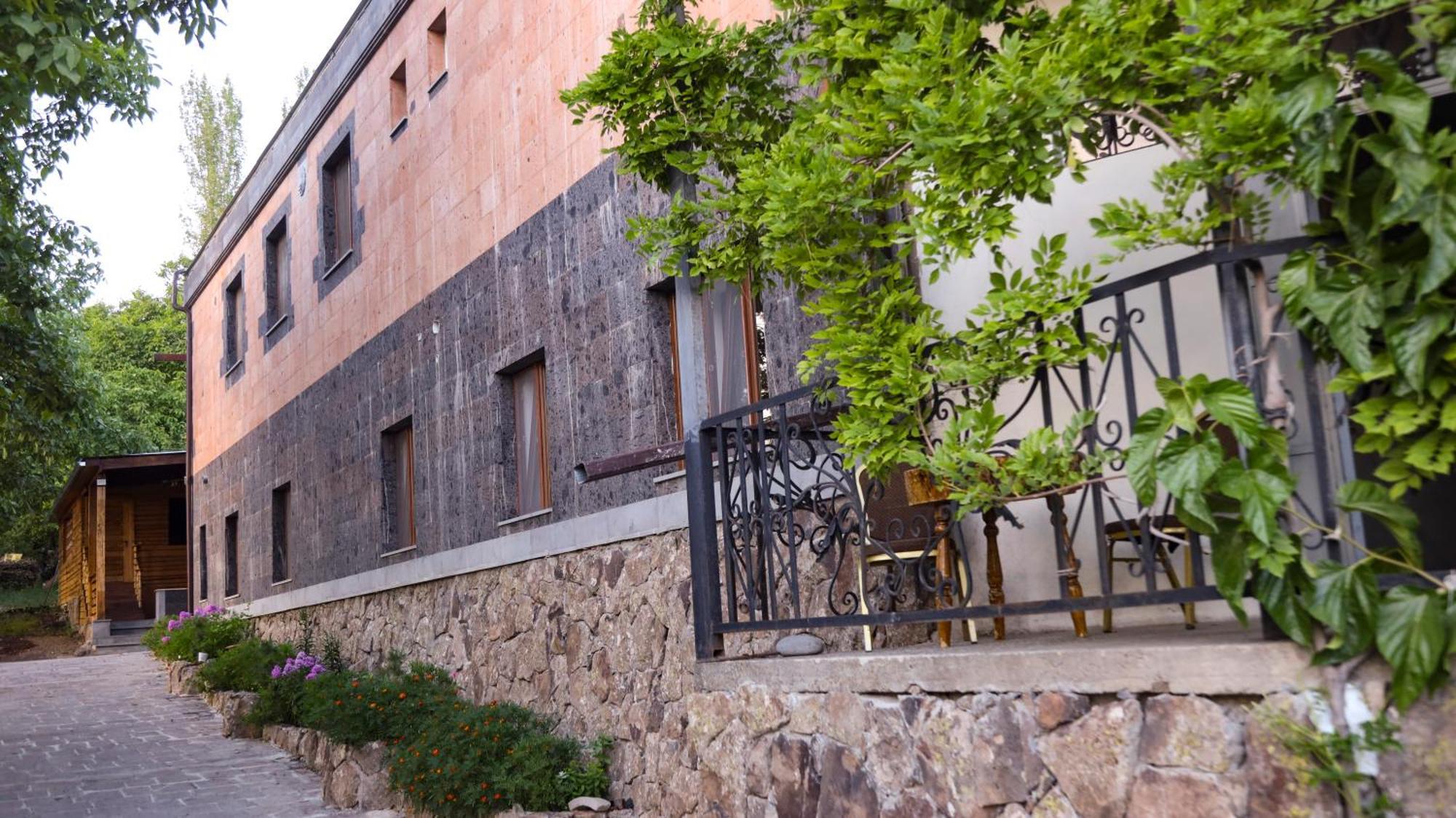 Old Byurakan Gouest House מראה חיצוני תמונה