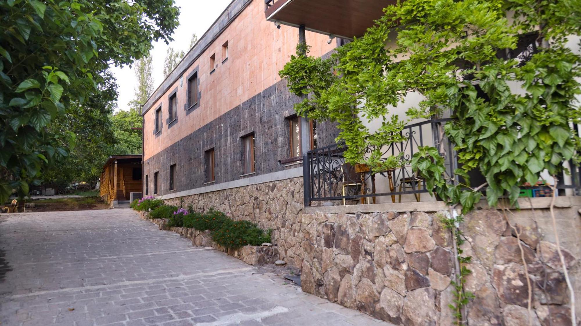 Old Byurakan Gouest House מראה חיצוני תמונה